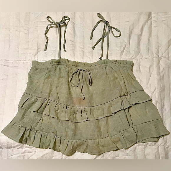 Blu Pepper Tops - NWT Women’s Blu Pepper Anthropologie Sage Green Tie Straps Ruffled Tank Top SZ L